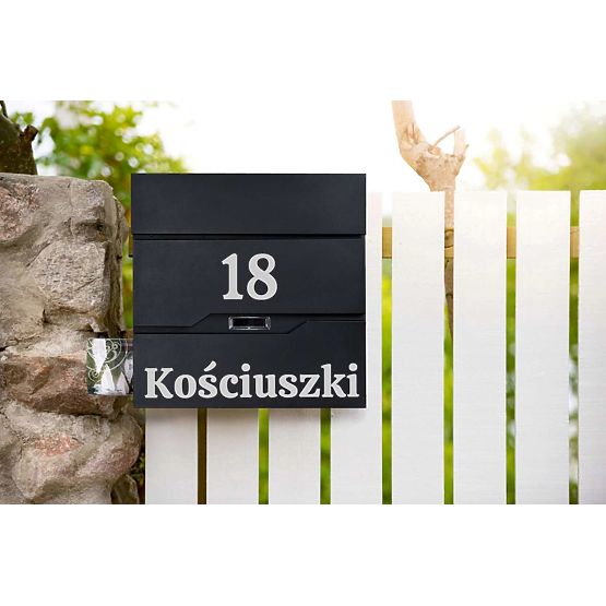 Boîte aux lettres Vidar noire avec inscriptions