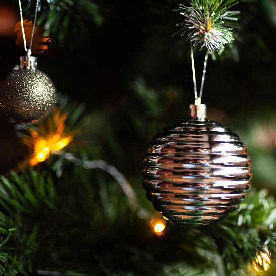 BOULES DE NOËL ARGENTÉES 36PCS 311433C