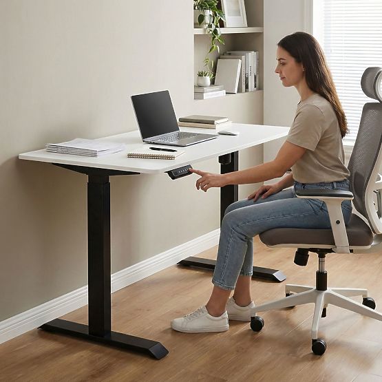 Bureau électrique réglable 140x70 cm, hauteur ajustable 76-121 cm ModernHome