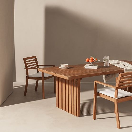 Chaise de jardin Familis ll en bois d'eucalyptus FSC, aspect teck, beige