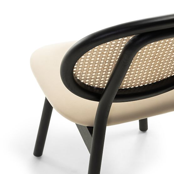 Chaise en bois Monet avec tressage viennois, rotin, velours, noir/beige