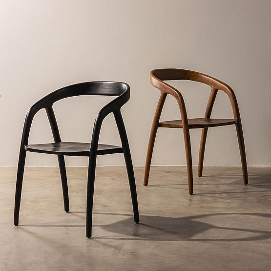 Chaise en bois Sande arrondie, noire, bois de teck