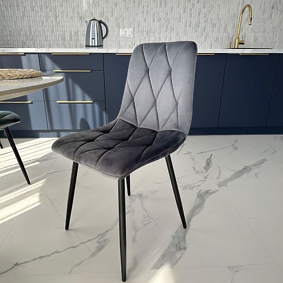 Chaise en velours rembourrée Madison Velvet graphite