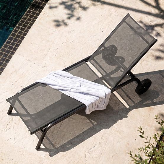 Chaise longue de jardin Celly réglable, noire