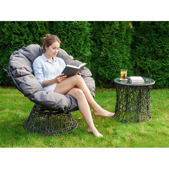 Chaise longue de jardin en résine tressée + table TWIST grise