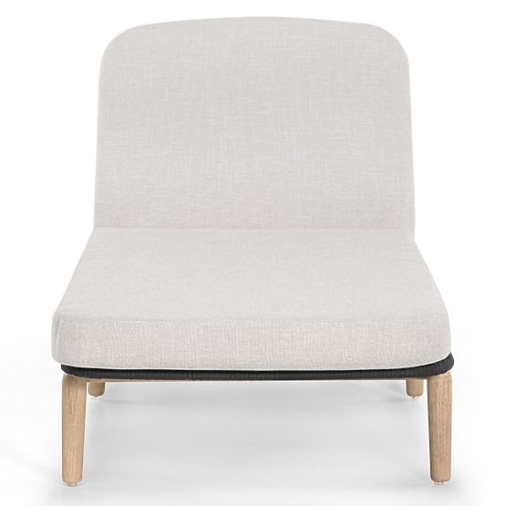 Chaise longue de jardin Komorebi réglable, bois d'acacia clair, acier, tressage, beige