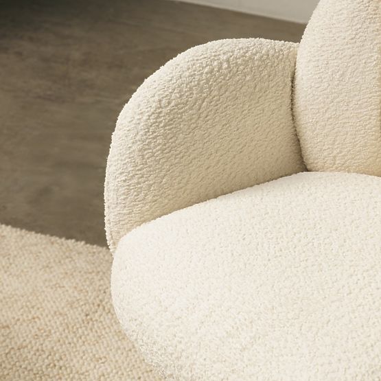 Chaise pivotante Casablanca blanche, bouclé