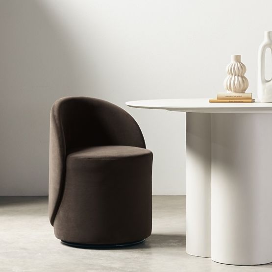 Chaise pivotante Enzo, formes arrondies, chocolat/espresso, velours