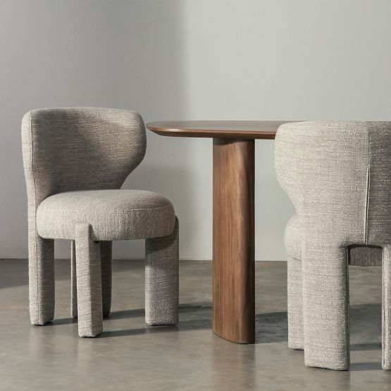 Chaise rembourrée Elaine beige, forme arrondie