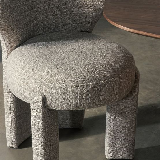 Chaise rembourrée Elaine beige, forme arrondie