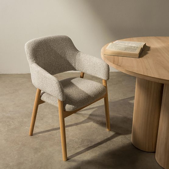 Chaise rembourrée Sanremo gris clair, bouclé/chêne