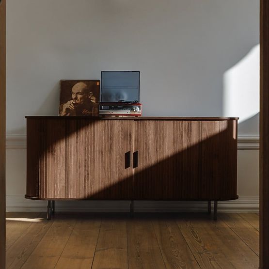 Commode Gliss, arrondie, lamelles, noyer foncé
