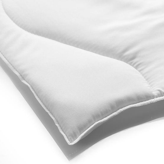 Couette INEZ couleur blanche carreaux style classique decoking