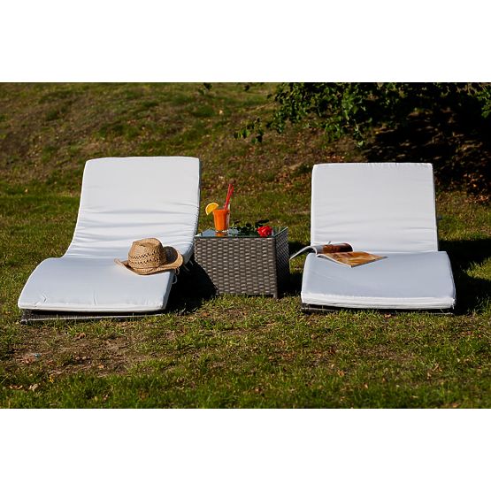 Ensemble de chaises longues avec table SUCCESSO en résine tressée grise