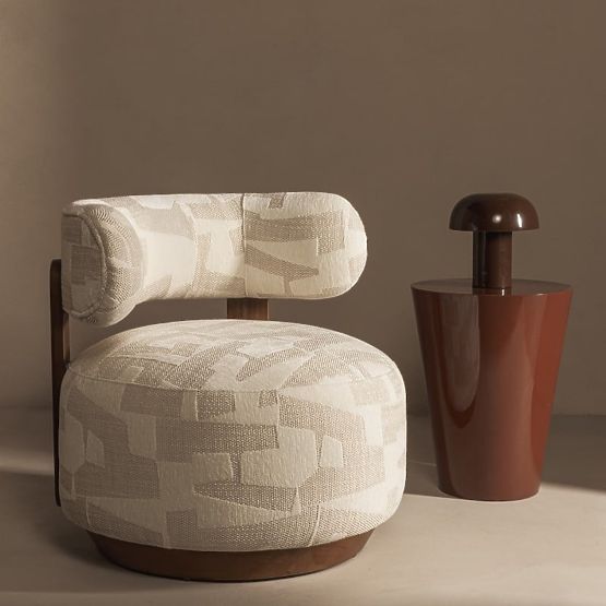 Fauteuil Relax Dolce, formes arrondies, beige/crème, noyer