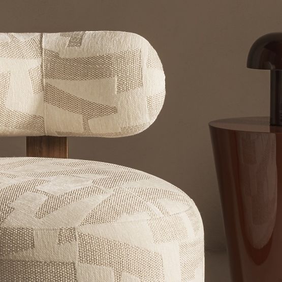 Fauteuil Relax Dolce, formes arrondies, beige/crème, noyer