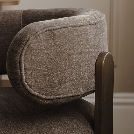 Fauteuil Relax Dolce, formes arrondies, espresso brun, noyer