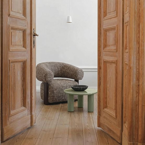 Fauteuil relaxant Maribel brun-crème/noyer, formes arrondies