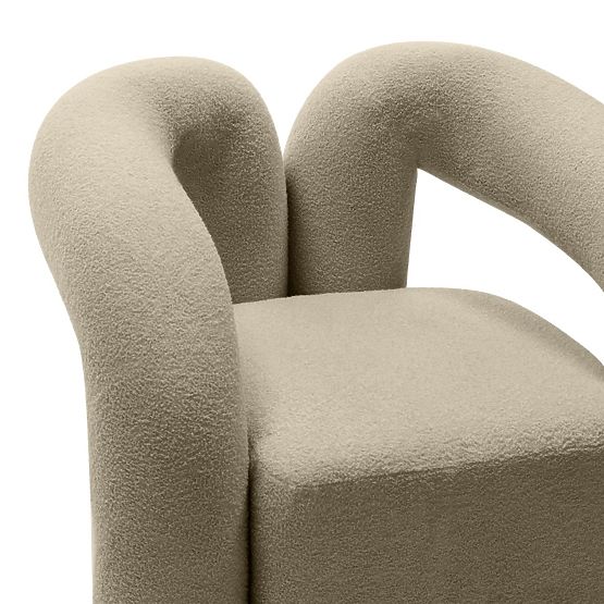 Fauteuil rembourré Merry marron, boucle, formes arrondies