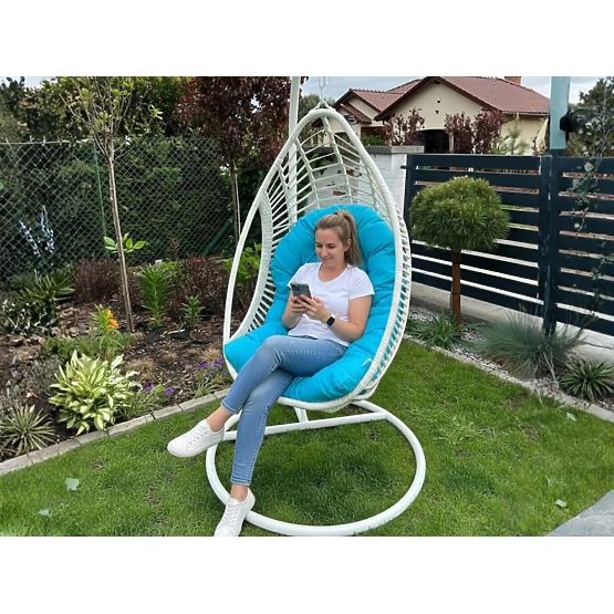 Fauteuil suspendu BELLISSIMO (fauteuil + cadre) en technorattan blanc avec coussin bleu, housse GRA
