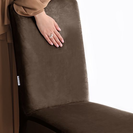 Housse de canapé RESTILO SENTO couleur marron style classique lisse