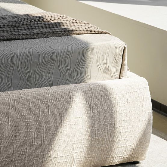 Lit rembourré Nestia 160x200 cm, avec sommier et espace de rangement, beige clair, arrondi