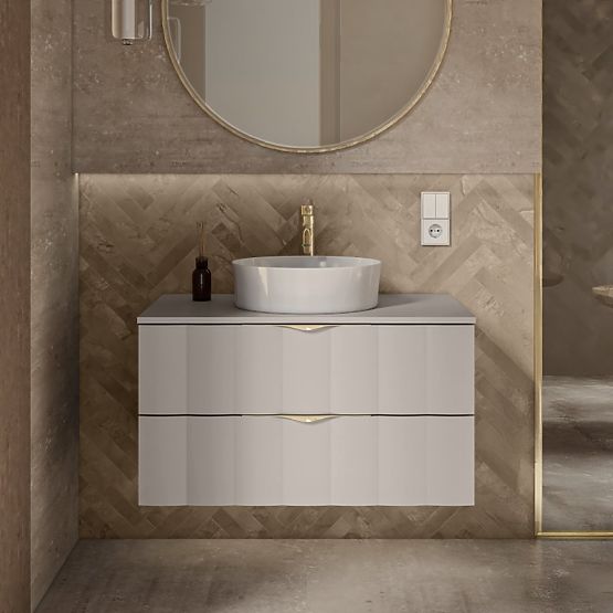 Meuble sous lavabo Omi 80 cm, panneau avant ondulé, poignées dorées, beige cachemire