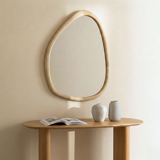 Miroir suspendu dans un cadre en bois Lisa 70x90 cm, forme irrégulière, naturel