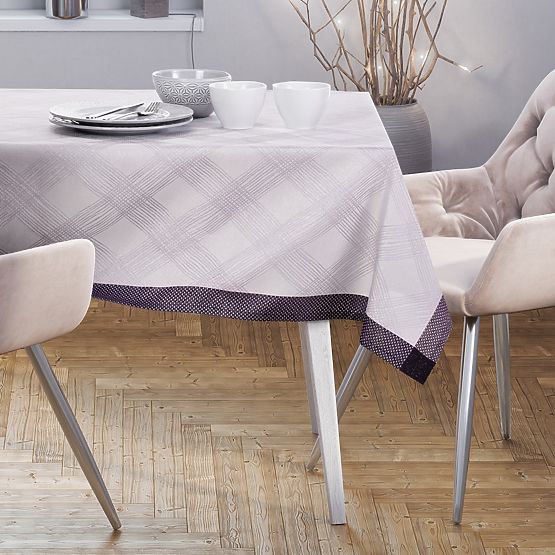 Nappe MILLUZA couleur crème métallisée motif classique 30x120 ameliahome