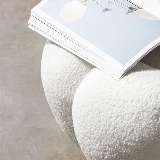 Pouf Perugia, blanc, bouclé, formes arrondies