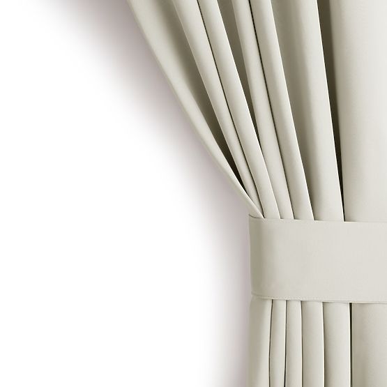Rideau RESTILO BLACKOUT couleur crème, style classique, œillets argentés, matériau bl