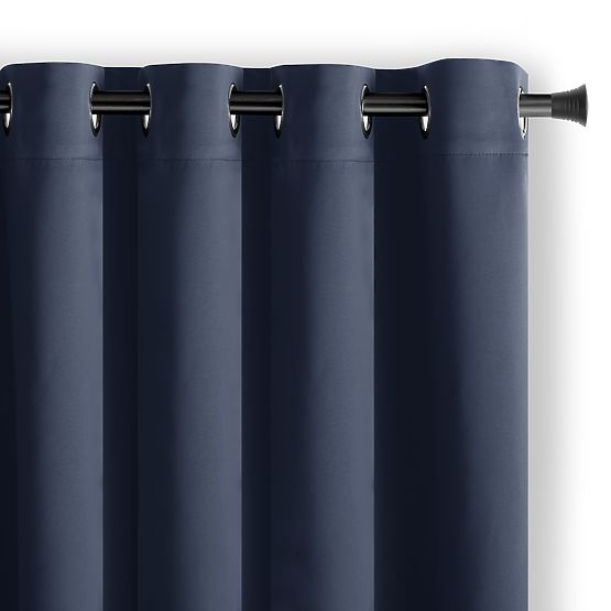 Rideau RESTILO BLACKOUT couleur indigo, style classique, œillets argentés, matériau bla