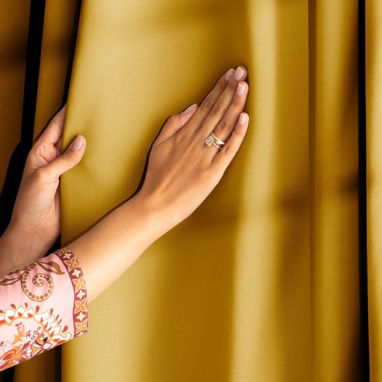 Rideau RESTILO BLACKOUT couleur moutarde, style classique, œillets argentés, matériau