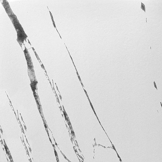 Support de fleurs en métal MOGREN marbre blanc