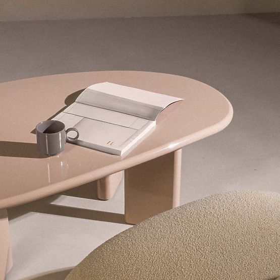 Table basse Cameron 130 cm, nude, brillant