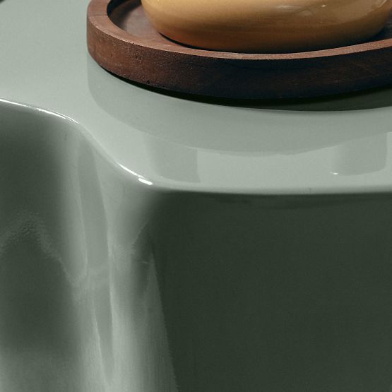 Table d'appoint Bow 49 cm, sauge, brillant, formes arrondies