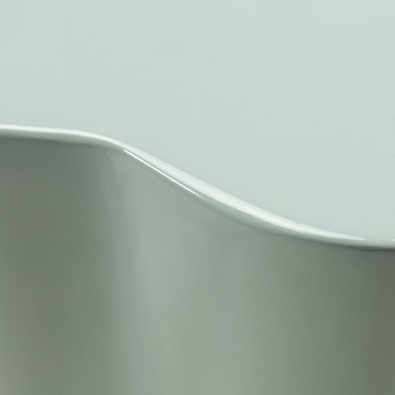 Table d'appoint Bow 49 cm, sauge, brillant, formes arrondies