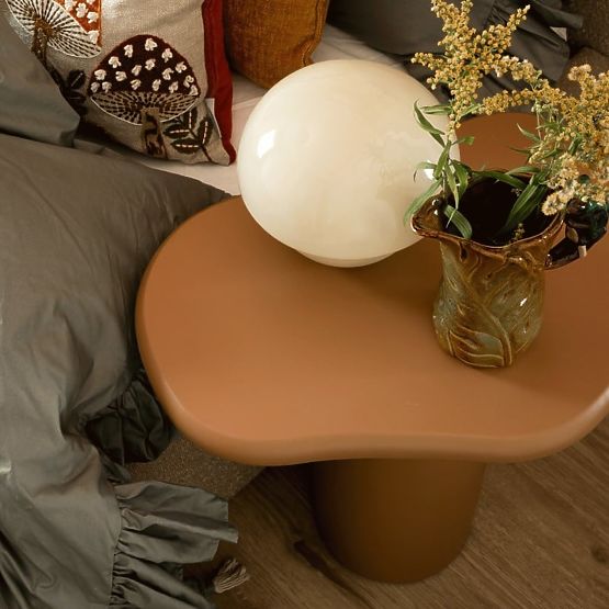 Table d'appoint Monaco cannelle, mat, formes arrondies