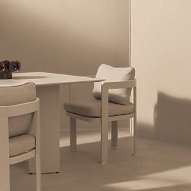 Chaise de jardin Japori en aluminium, beige clair, arrondie