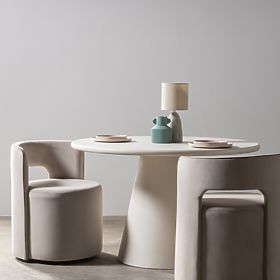 Chaise pivotante Raval beige, en velours, arrondie