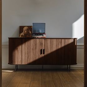 Commode Gliss, arrondie, lamelles, noyer foncé, lectus