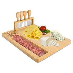 Planche à fromages et amuse-gueules Salers avec couverts