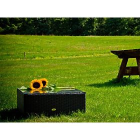 Table carrée en résine tressée noire